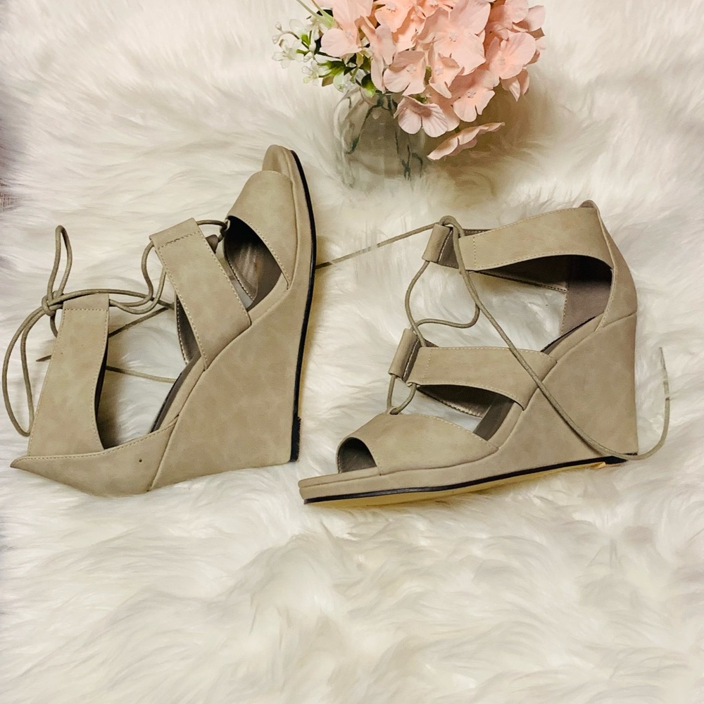 NEW! Chic Taupe Wedge open toe heels